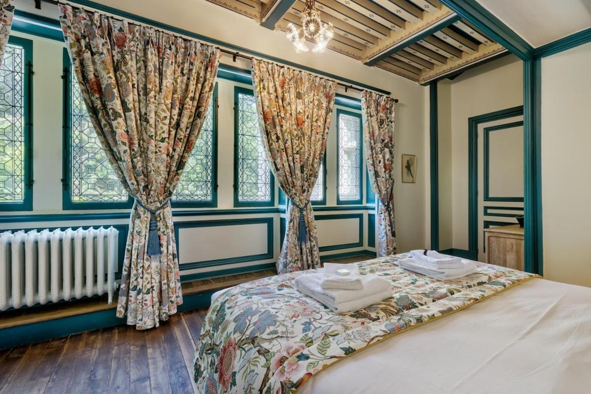 Kasteliades, Chateau De Burnand Bagian luar foto